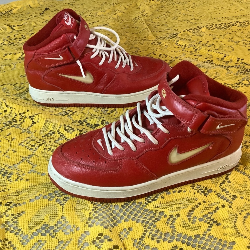 Nike Air Force size 6Y sneakers color red